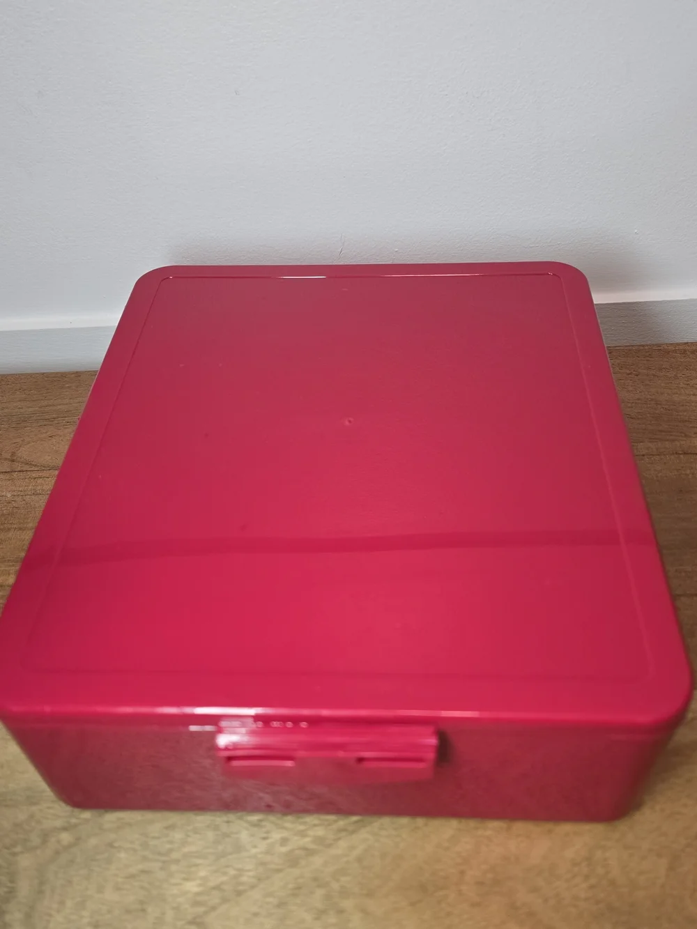 Pottery Barn Kids Spencer Bento Box, Pink Rasberry. Food Storage Lunchtime Style